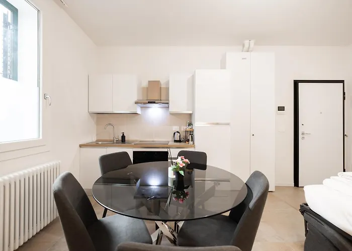 Amarone Elegant In The Heart Of Apartament *